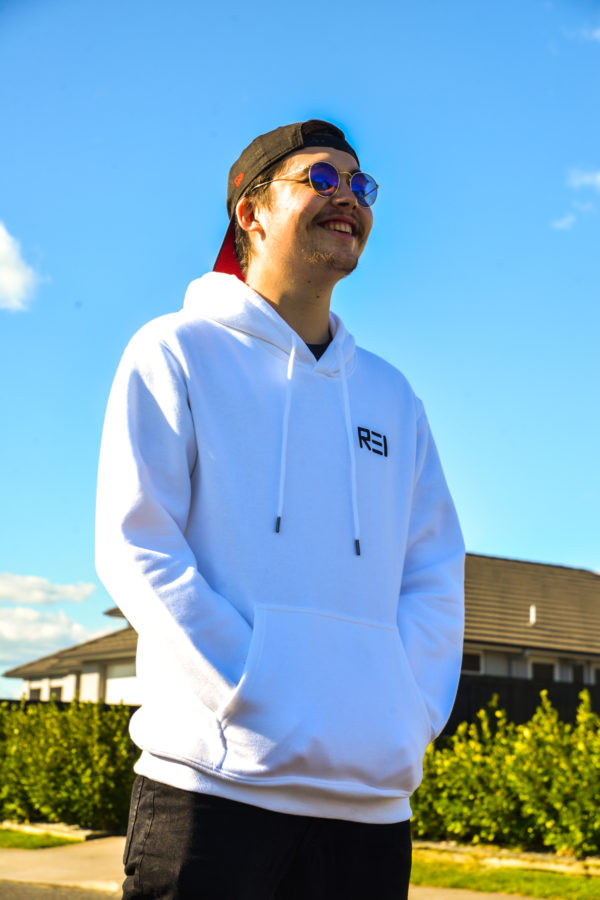 ManekiOni Hoodie White - Image 4